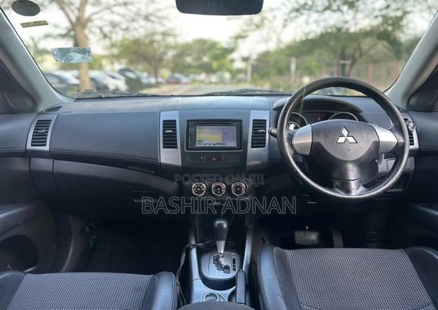 Mitsubishi Outlander 2011 Black