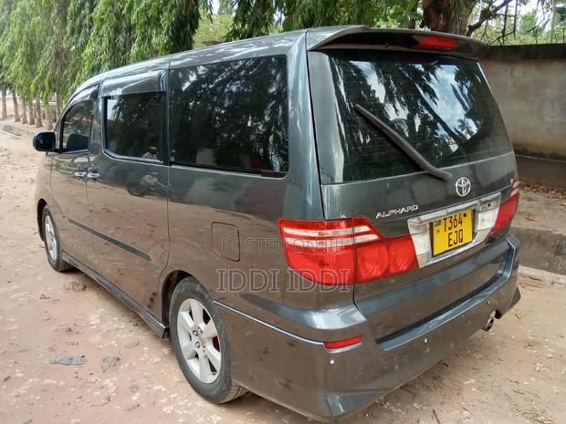 Toyota Alphard 2005 Gray