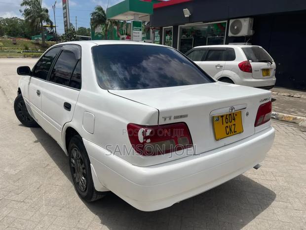 Toyota Carina 2001 White