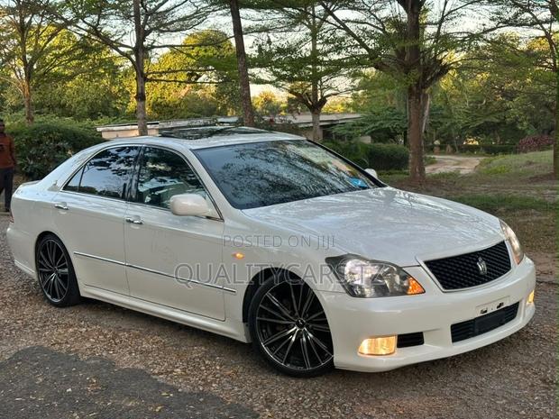 Toyota Crown 2007 White