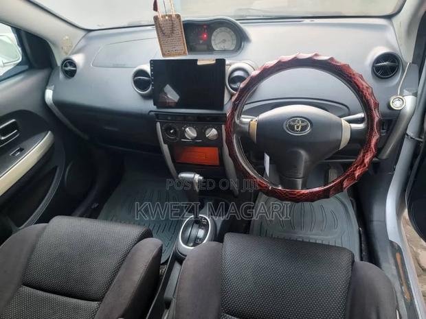 Toyota IST 2004 Silver