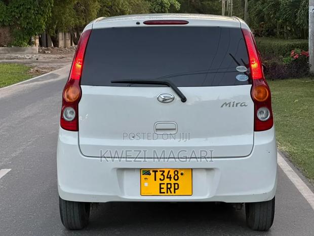 Daihatsu Mira 2012 Pearl
