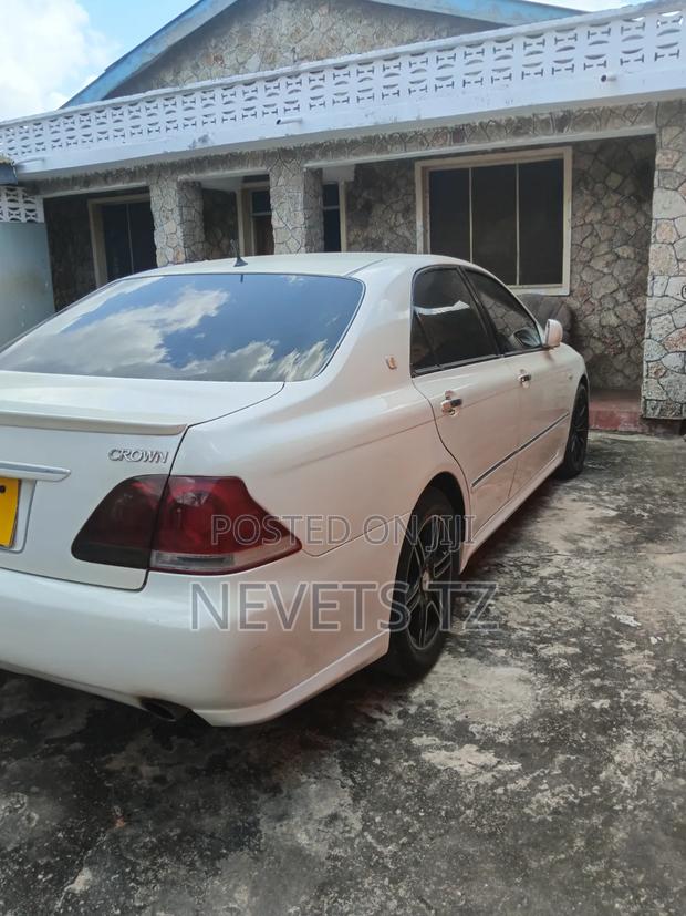 Toyota Crown 2008 White