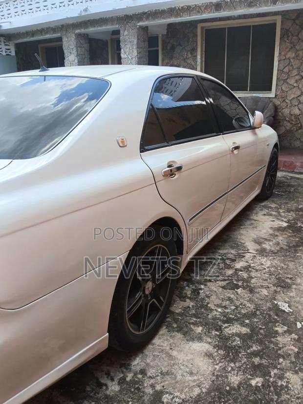 Toyota Crown 2008 White