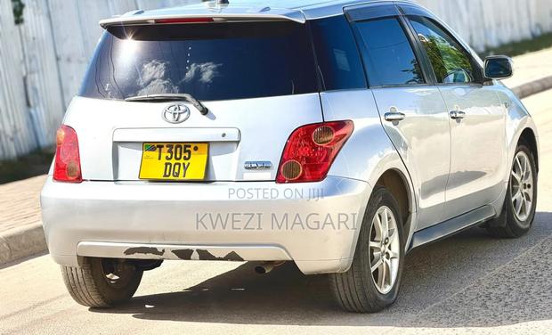 Toyota IST 2004 Silver