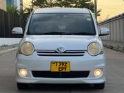 Toyota Sienta 2008 White for sale