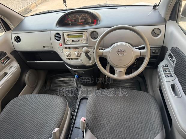 Toyota Sienta 2008 White