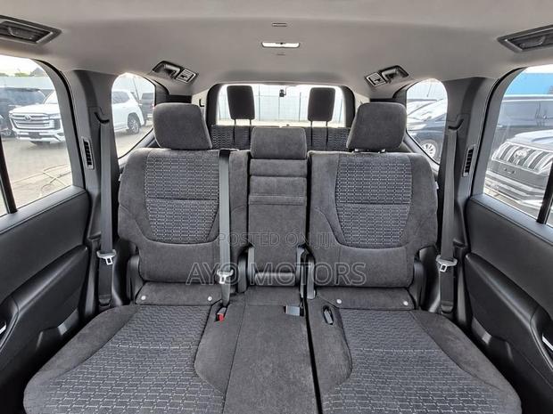 Toyota Land Cruiser LC300 2024 White