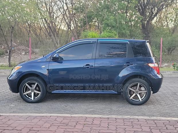 Toyota IST 2005 Blue