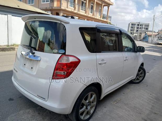 Toyota Ractis 2007 White