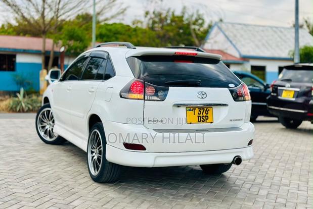 Toyota Harrier 2005 White