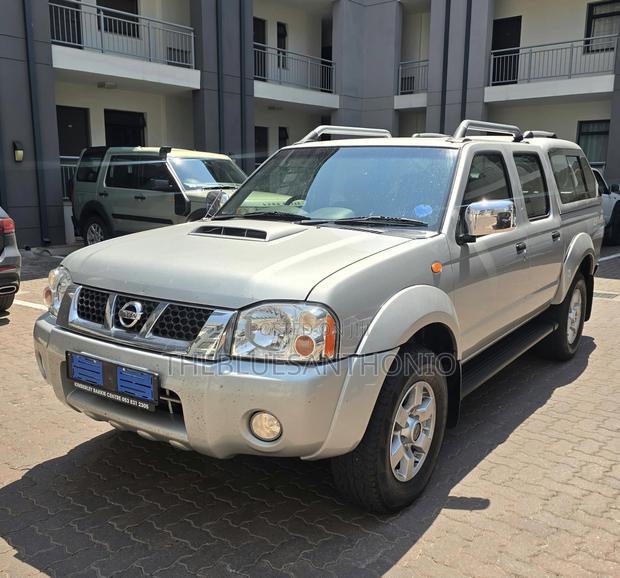 Nissan Hardbody 2019 Silver
