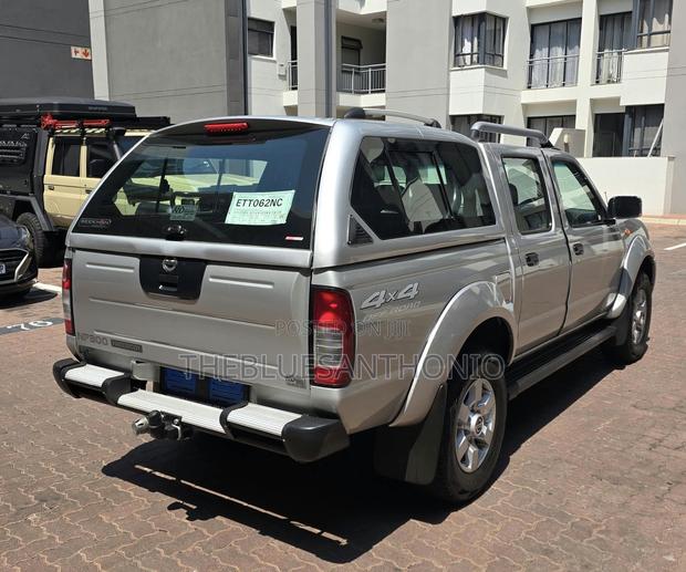 Nissan Hardbody 2019 Silver