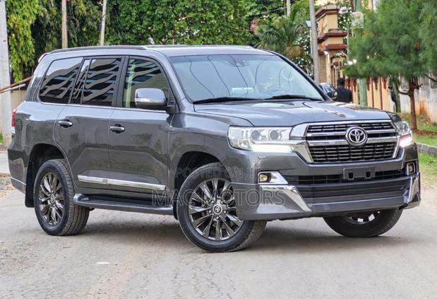 Toyota Land Cruiser 2018 Gray