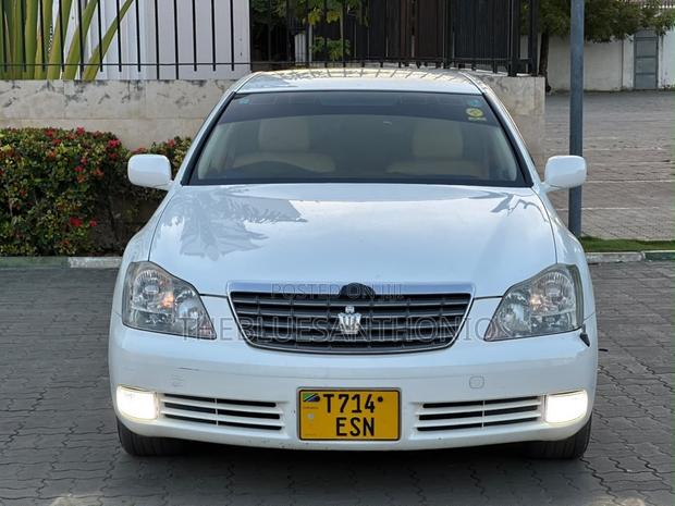 Toyota Crown 2006 Pearl