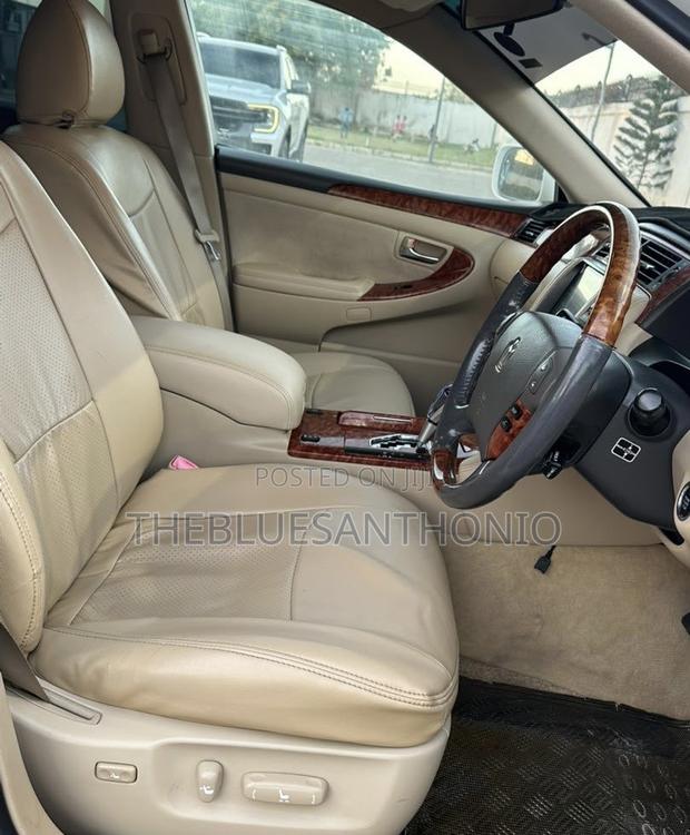 Toyota Crown 2006 Pearl