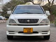 Toyota Harrier 2002 White for sale
