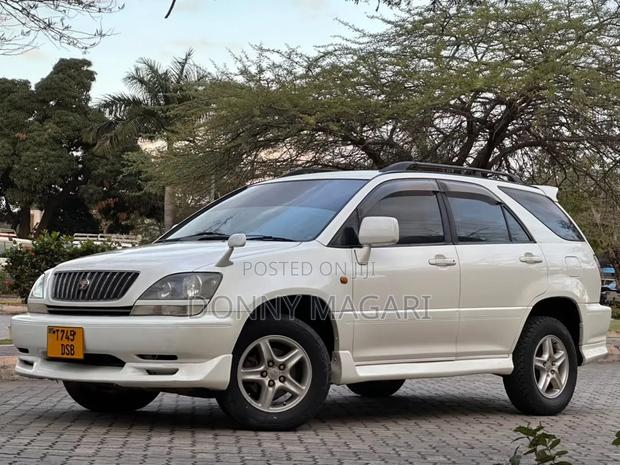 Toyota Harrier 2002 White