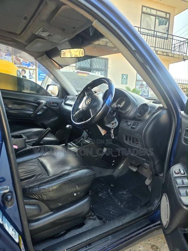 Toyota RAV4 2005 Blue