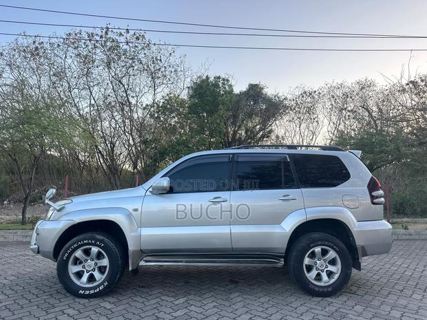 Toyota Land Cruiser Prado 2004 Silver