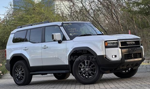 Toyota Land Cruiser Prado 2024 White