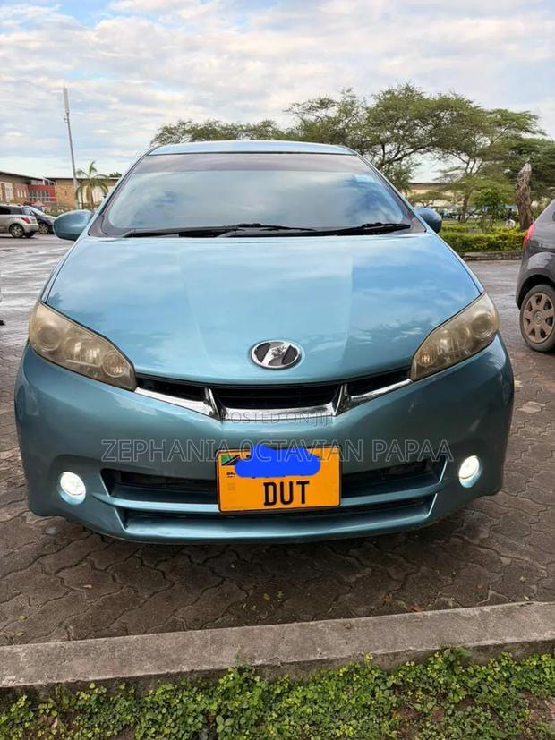 Toyota Wish 2009 Blue