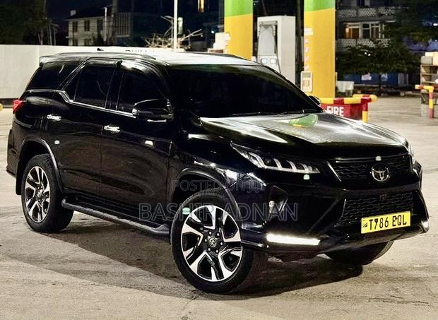 Toyota Fortuner 2.8 D AWD 2022 Matt Black