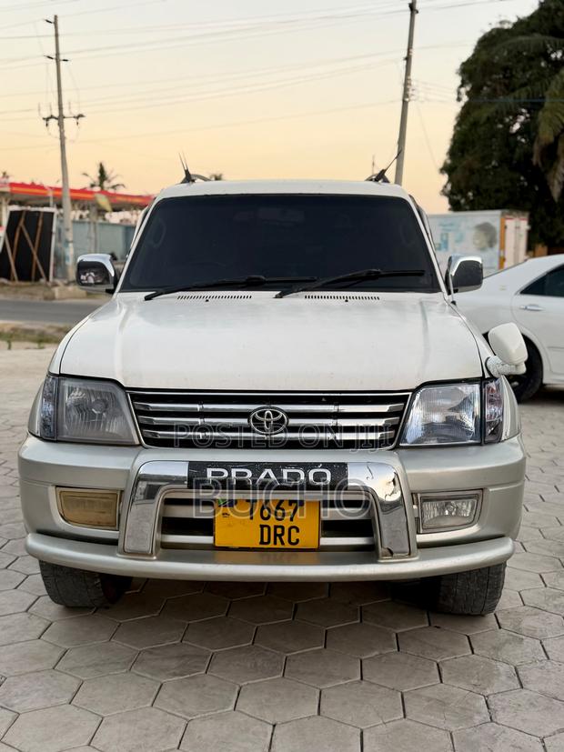 Toyota Land Cruiser Prado 2001 White