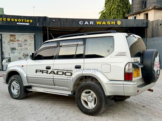 Toyota Land Cruiser Prado 2001 White