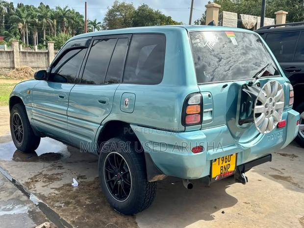 Toyota RAV4 1999 Blue