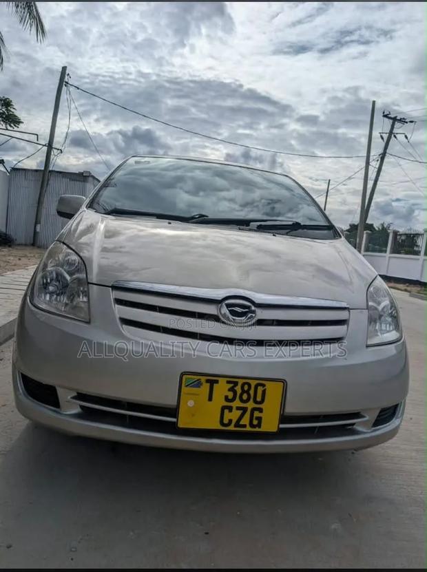 Toyota Corolla Spacio 2003