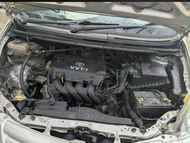 Toyota Corolla Spacio 2003