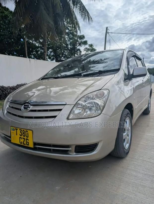 Toyota Corolla Spacio 2003