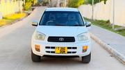 Toyota RAV4 Automatic 2000 White for sale