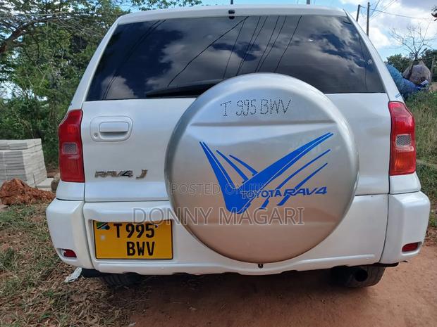 Toyota RAV4 2004 White