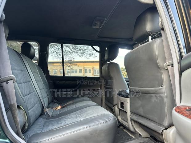 Toyota Land Cruiser 2001 Green
