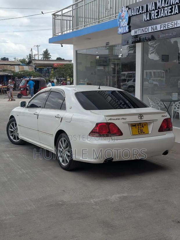 Toyota Crown Royale 2005 White
