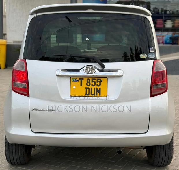 Toyota Ractis 1.5 FWD 2005 Silver