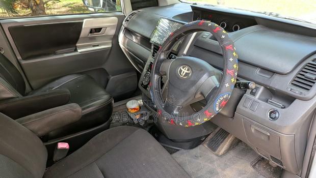 Toyota Voxy 2008 White