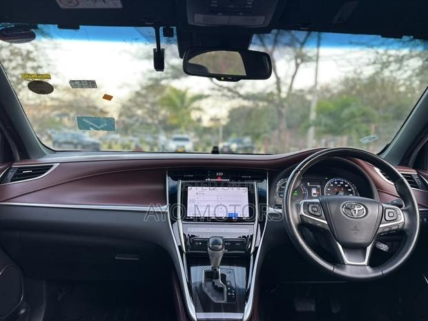 Toyota Harrier Hybrid Premium 2018 White