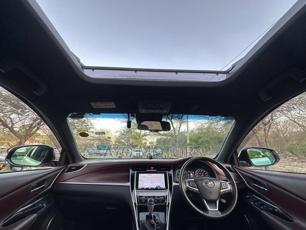Toyota Harrier Hybrid Premium 2018 White