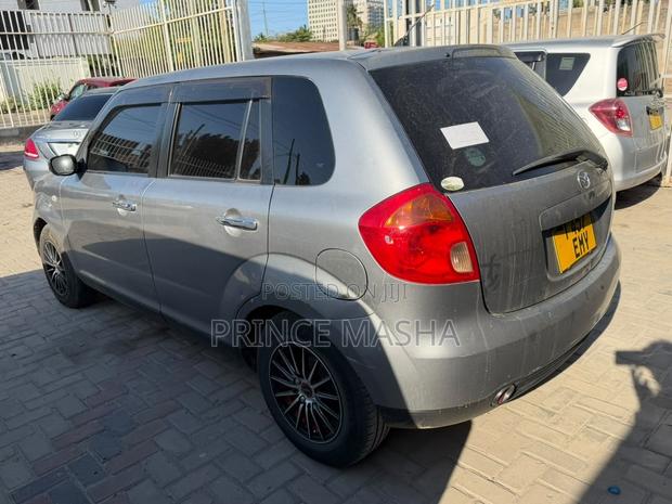 Mazda Verisa 2010 Gray