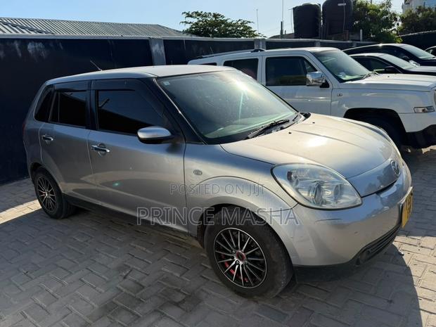 Mazda Verisa 2010 Gray