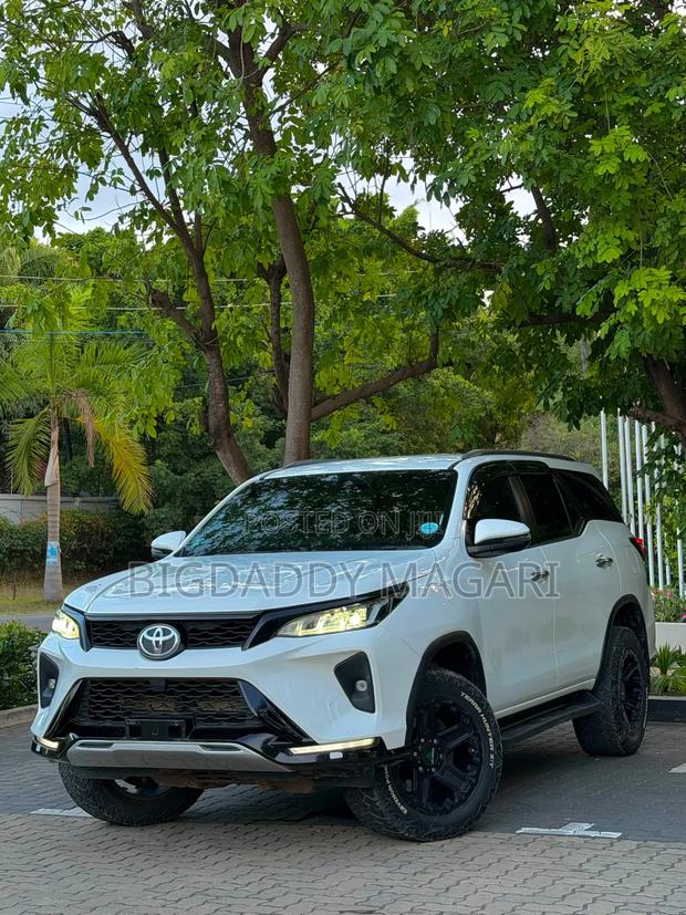 Toyota Fortuner 2024