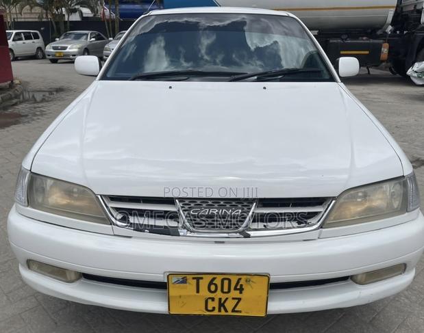 Toyota Carina 1.5 FWD Sedan 2001 White
