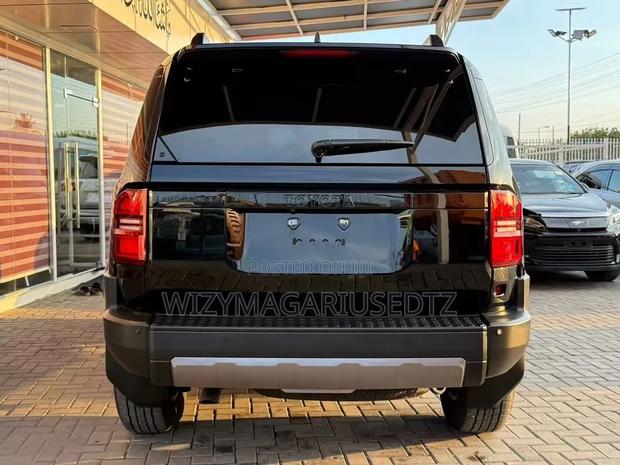 Toyota Land Cruiser Prado 2024 Black