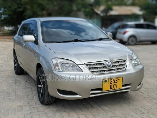 Toyota Allex 2002 Gold