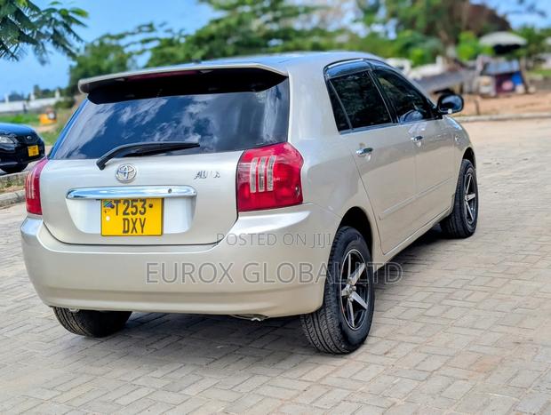 Toyota Allex 2002 Gold