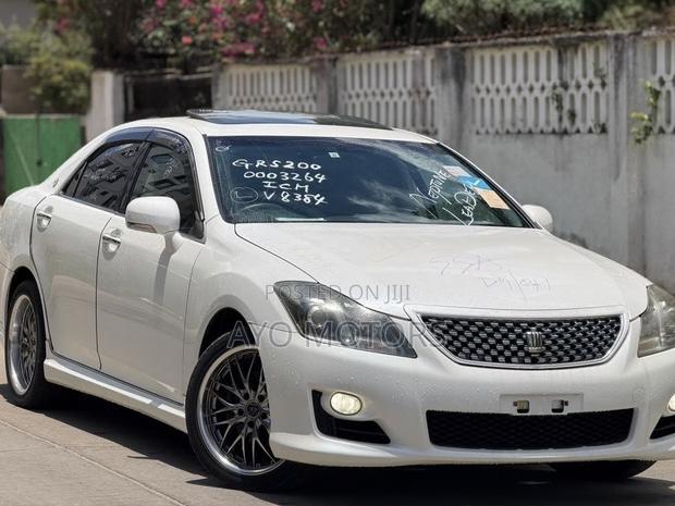 Toyota Crown 2009 White