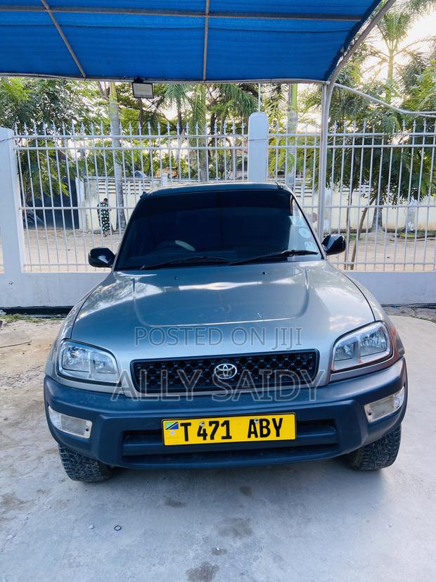 Toyota RAV4 Base 4x4 1999 Silver